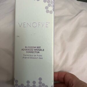 Venofye Blossom Bee Advanced Wrinkle Corrector